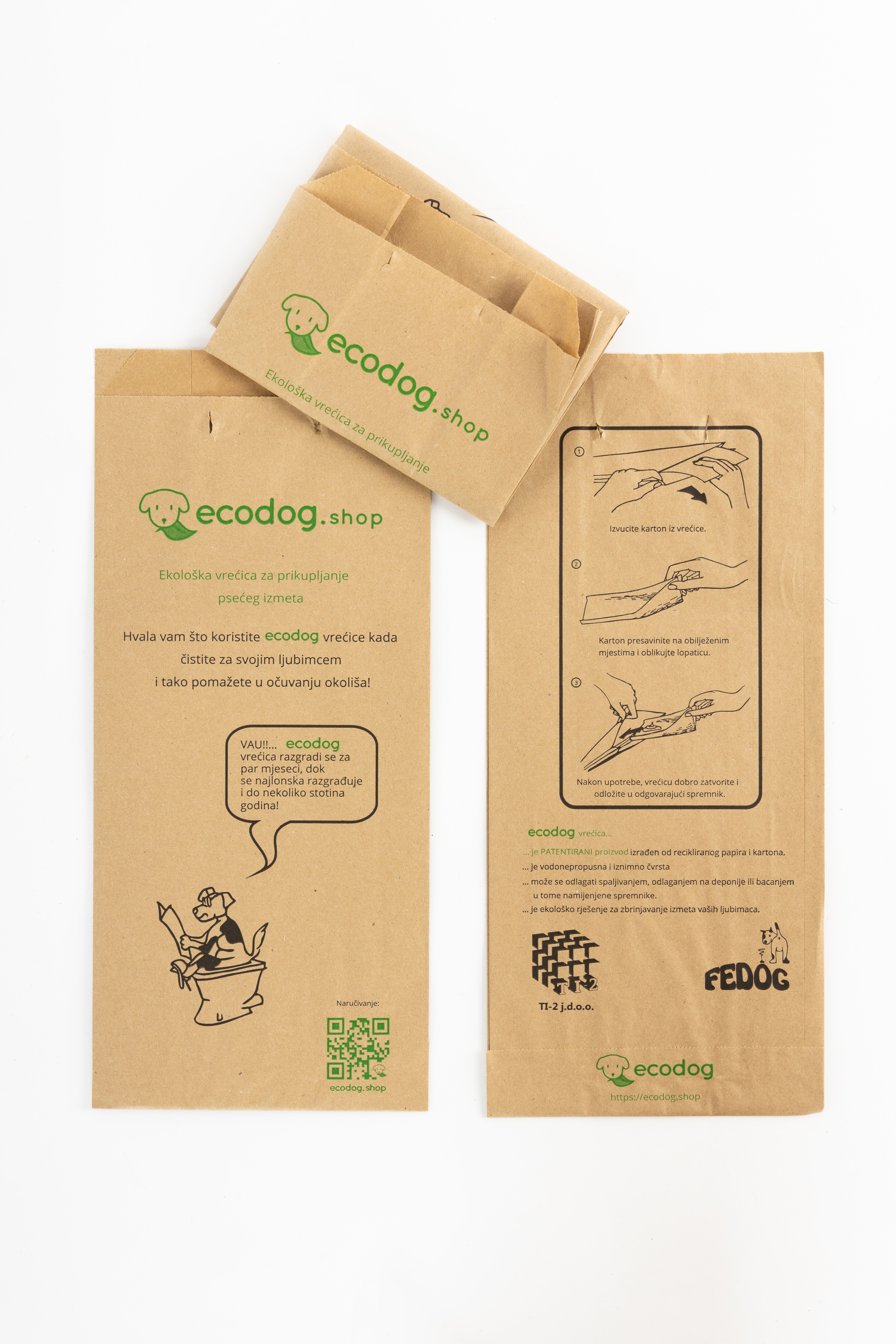 Papirnata vrećica za prikupljanje psećeg izmeta izrađena od 100% recikliranog papira i samostani dispenzer